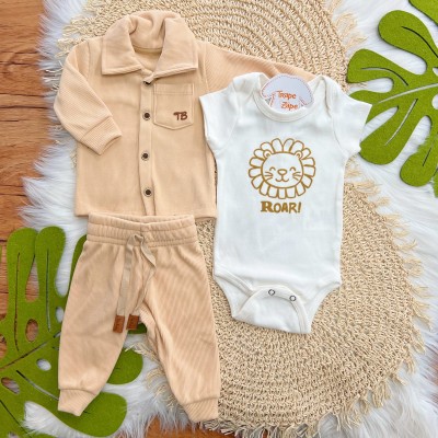 Conj. Casaco com Botões, Body Leãozinho Roar e Calça Soft Canelado - Bege